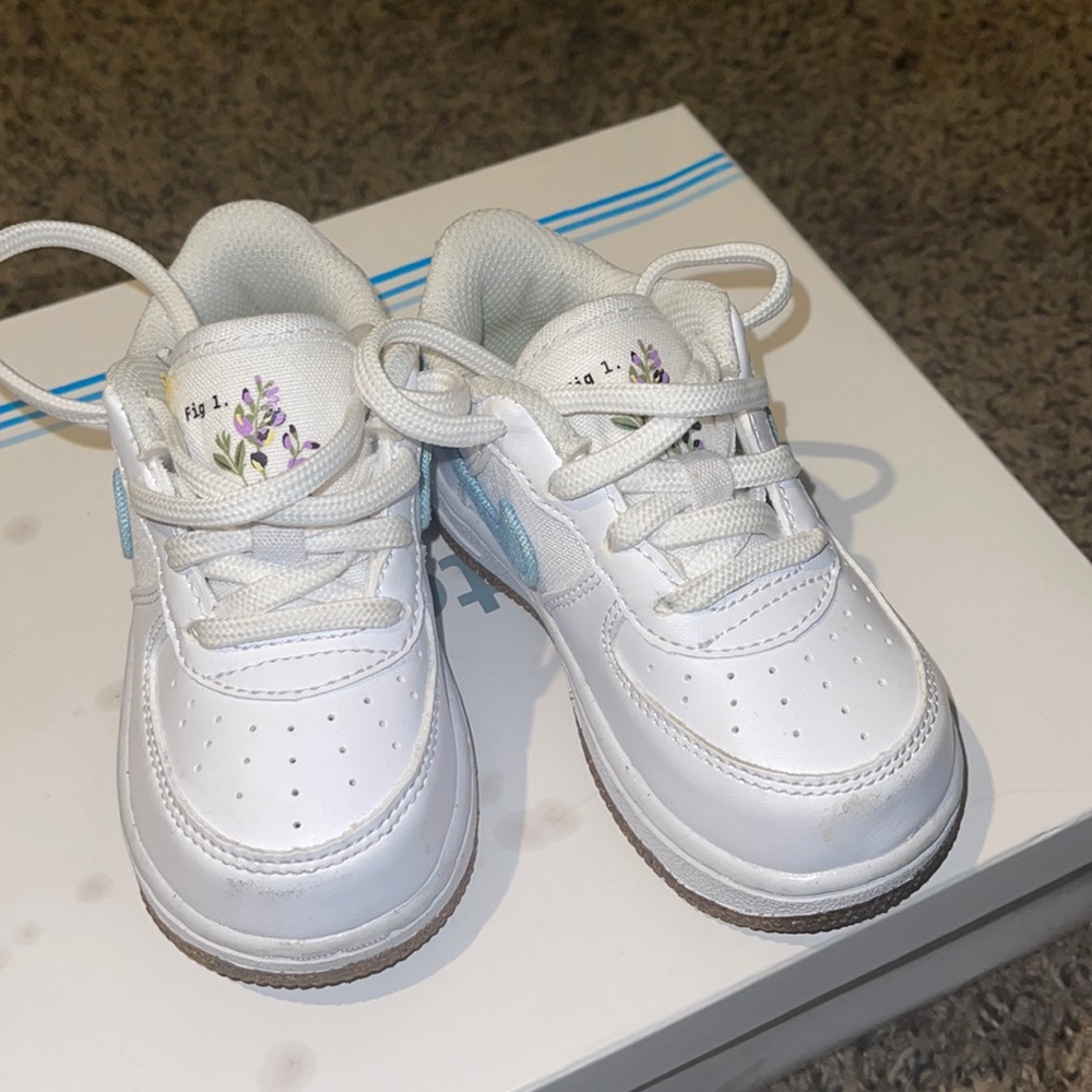 Universal Air Force 1 toddlers size 6